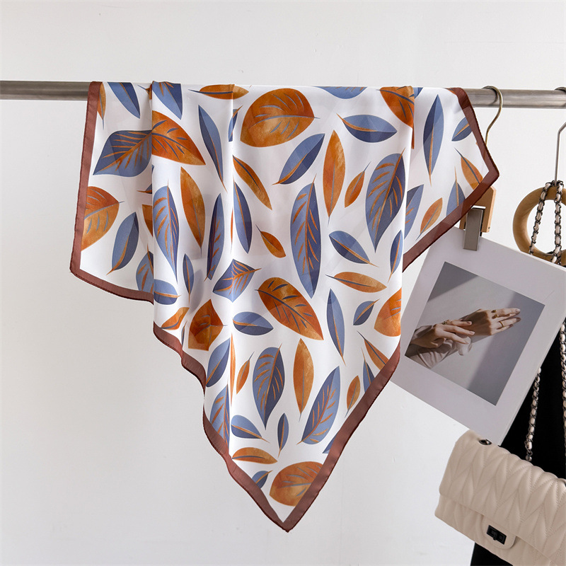 Luxury Brand Print 70cm Square - Women Bags Brands recension och pris