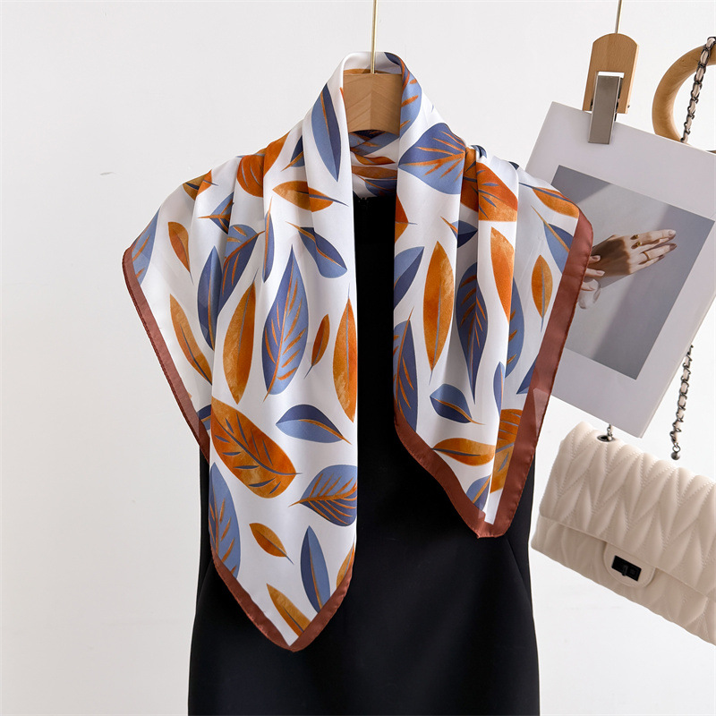 Luxury Brand Print 70cm Square - Women Bags Brands recension och pris
