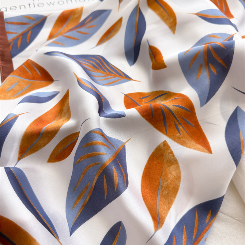 Luxury Brand Print 70cm Square - Women Bags Brands recension och pris